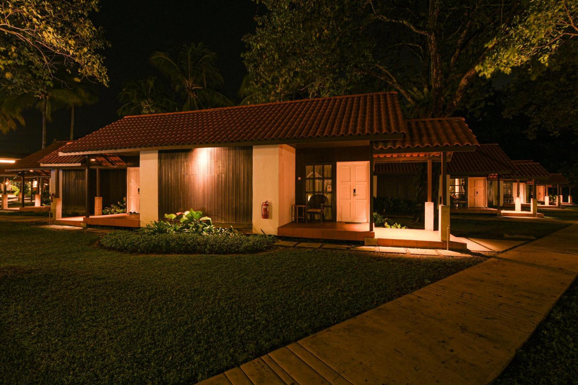 Adena Beach Resort Kuantan Eksteriør bilde