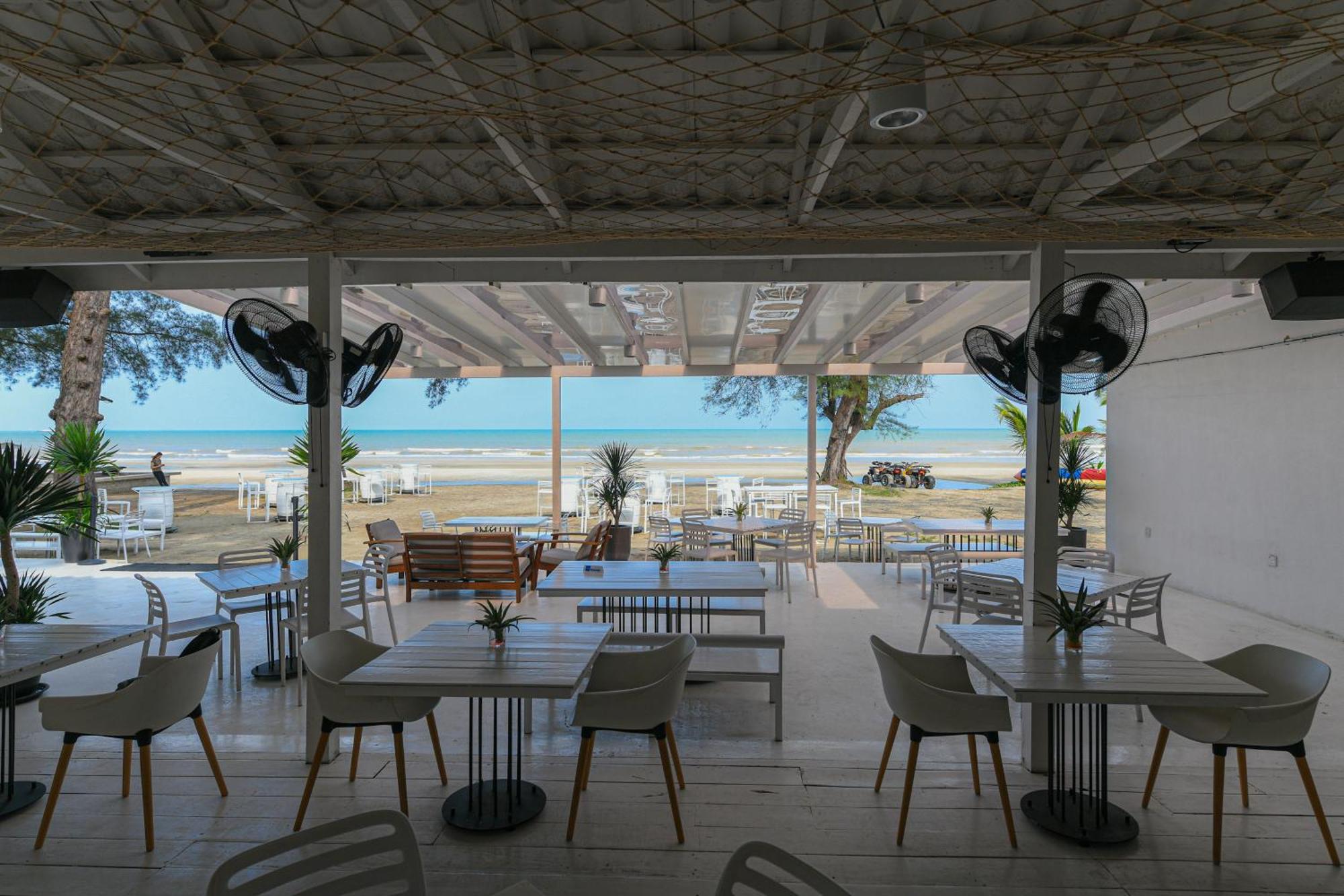 Adena Beach Resort Kuantan Eksteriør bilde