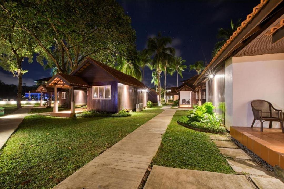 Adena Beach Resort Kuantan Eksteriør bilde