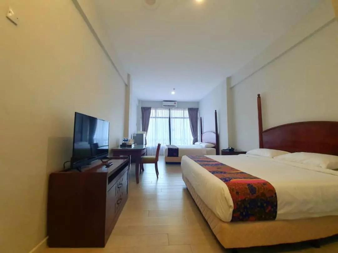 Adena Beach Resort Kuantan Eksteriør bilde